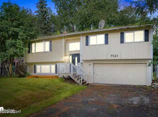 7521 Wade Cir, Anchorage, AK 99518