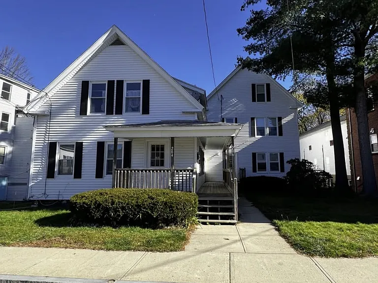284-286 Pleasant St #1F — Photo 11