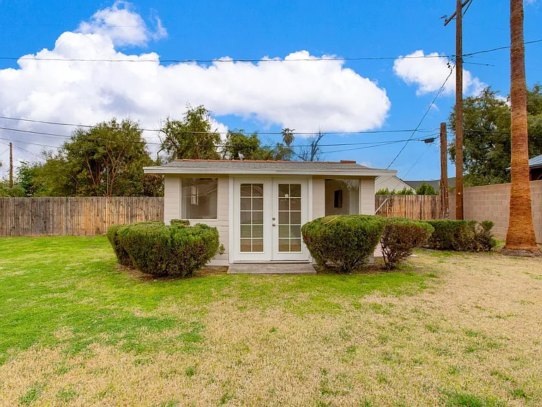 2917 E Mariposa St — Photo 15