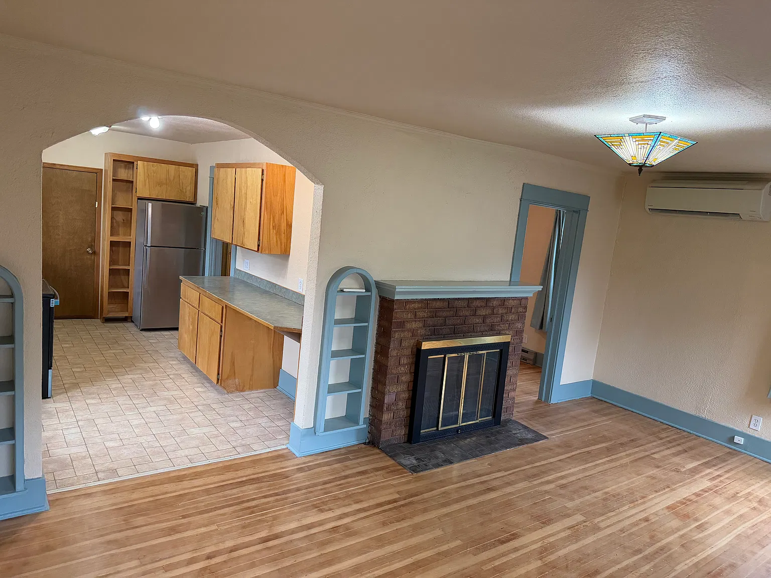 2 bed, 1100 sqft, $1,800 — Photo 1