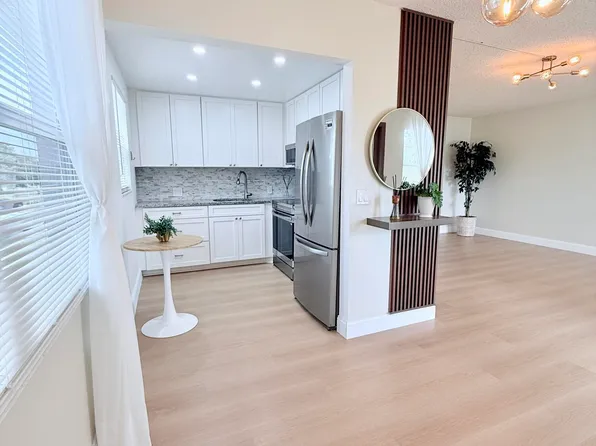 402 Brighton J #J, Boca Raton, FL 33434