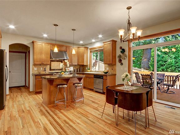 5th image of 5410 NE 198th Pl