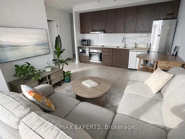 7 Kenaston Gdns #801 — Photo 2