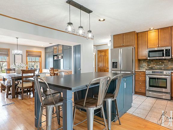 5th image of 5394 Riverlook Dr NE