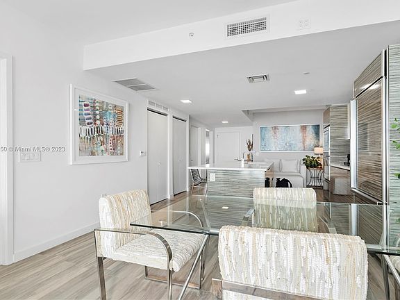 5th image of 460 NE 28th St APT 3106