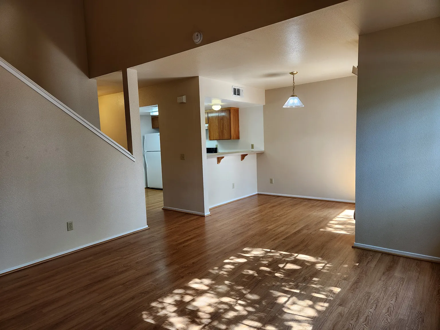 2 bed, 1.5 bath, 875 sqft, $1,550 — Photo 4