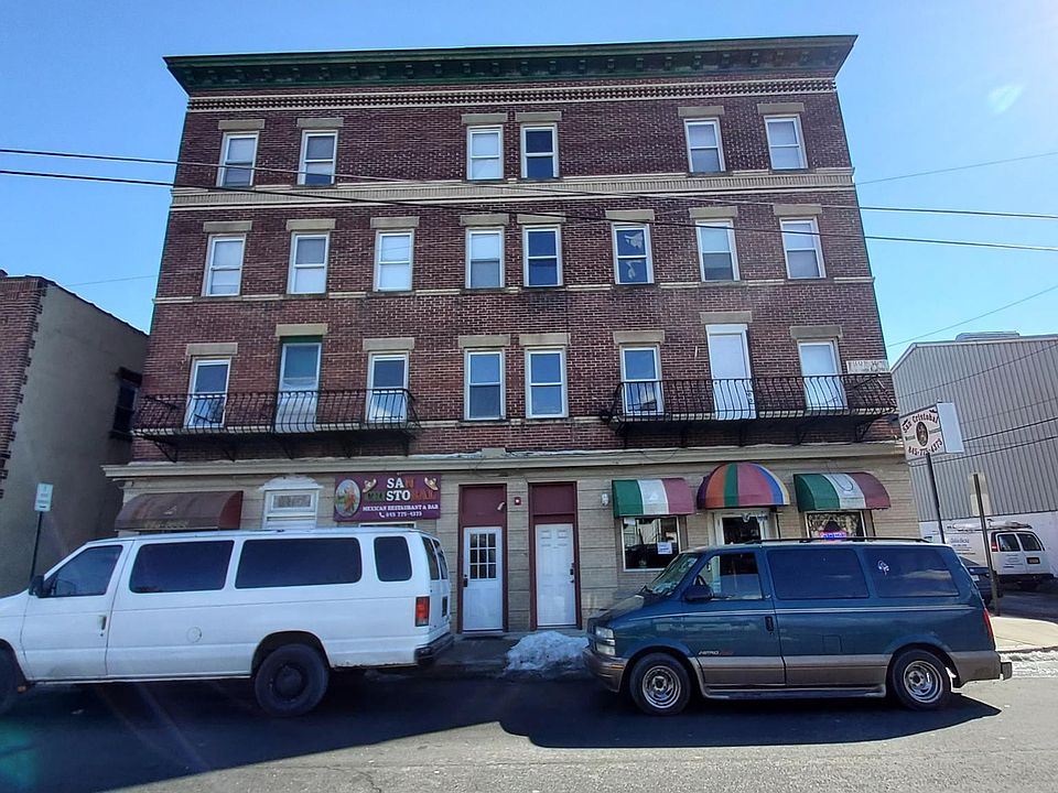 1st image of 52 Cottage St #206