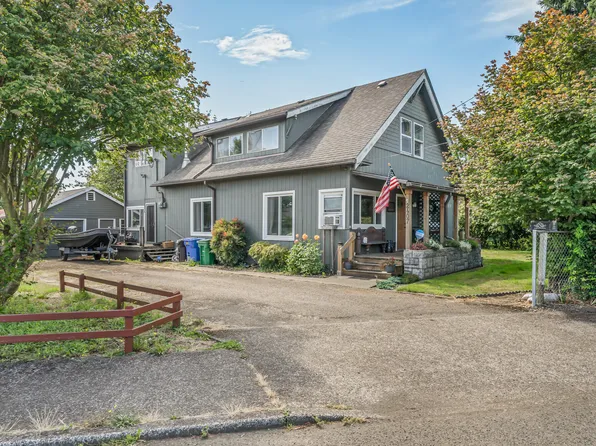 2407 8th St, Tillamook, OR 97141