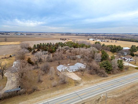 3rd image of 129 N Canfield Rd