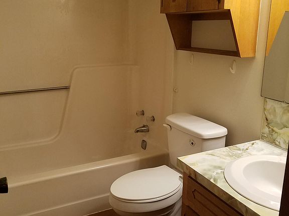 5th image of 2250 Northeastern Ave #7