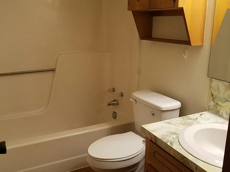 2250 Northeastern Ave — Photo 7