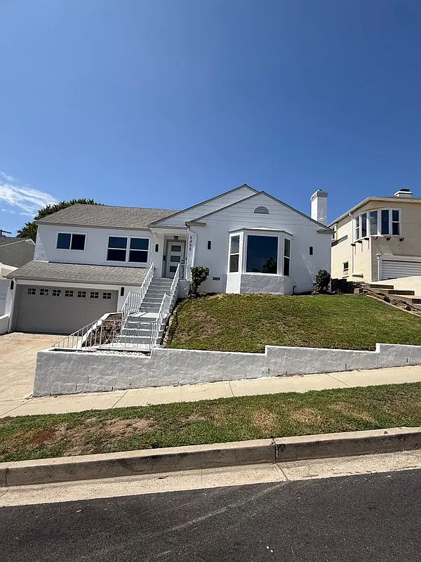 3 bed, 3.0 bath, 1776 sqft, $5,800 — Photo 4