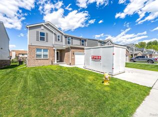 34525 Gresford Dr, Chesterfield, MI 48047