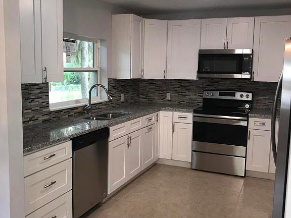 2nd image of 1321 Hollyhock Cir E