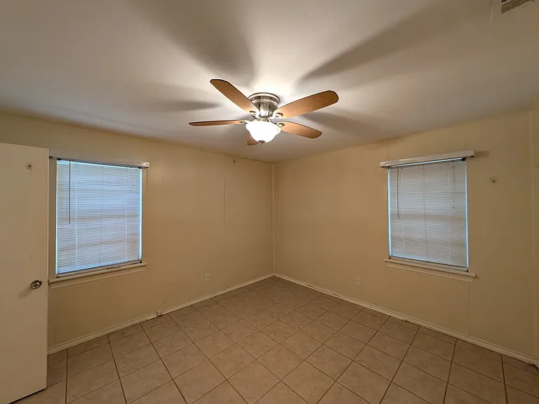 2812 Juniper Ln — Photo 13