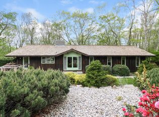 12 S Ledge Rock Rd, Niantic, CT 06357