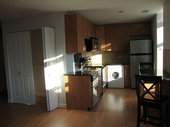 3rd image of 5696 Kingsbury Ave APT 404