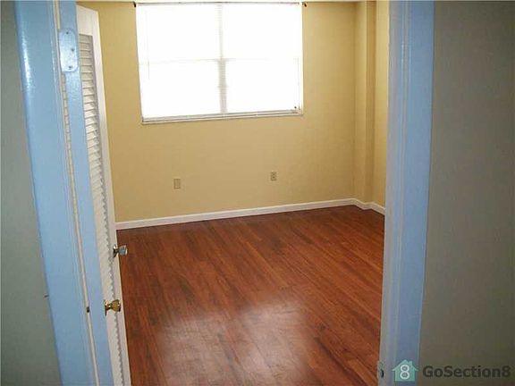4th image of 15600 NW 7th Ave APT 614