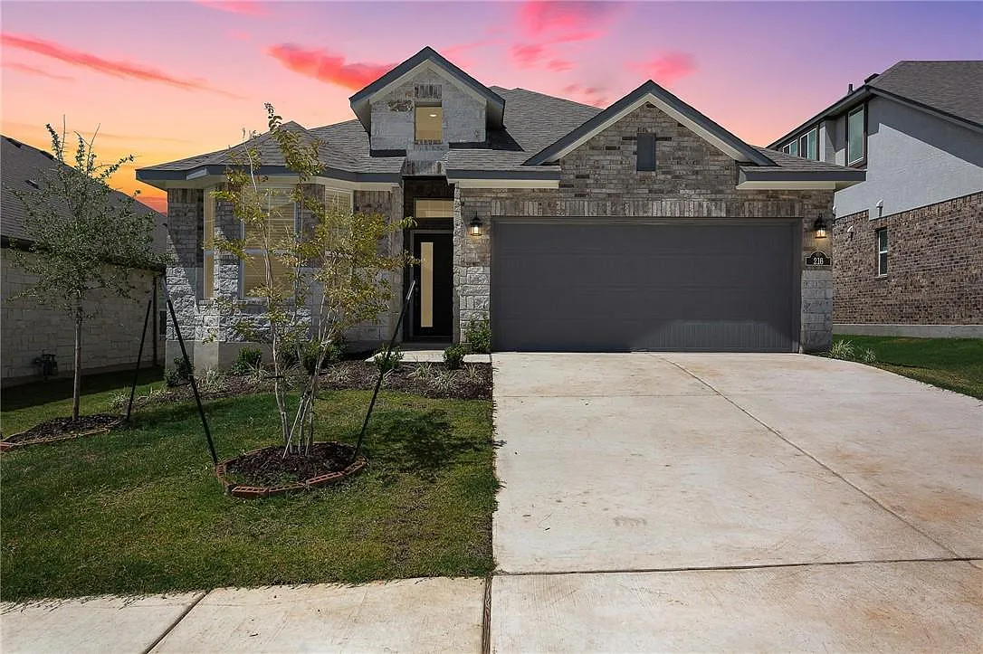 3 bed, 2.0 bath, 1968 sqft, $2,350 — Photo 1