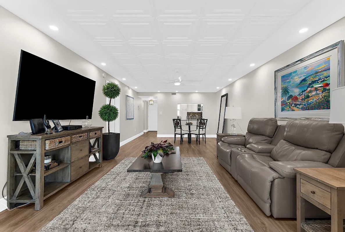 1 bed, 946 sqft, $3,500 — Photo 3