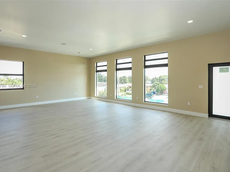 120 SW 35th Ave #A1 — Photo 7
