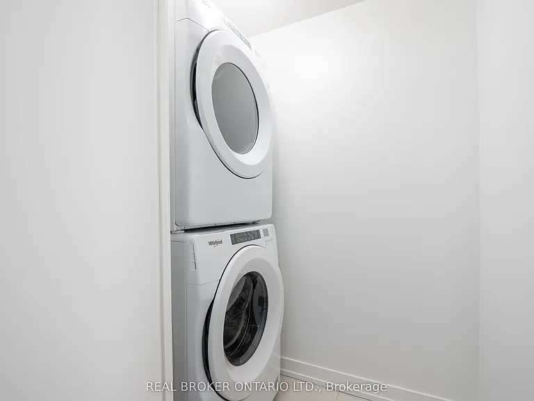 55 Duke St W #1101 — Photo 3