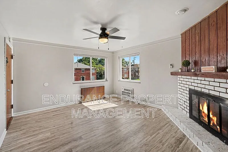 2 bed, 1.0 bath, 800 sqft, $999 — Photo 4