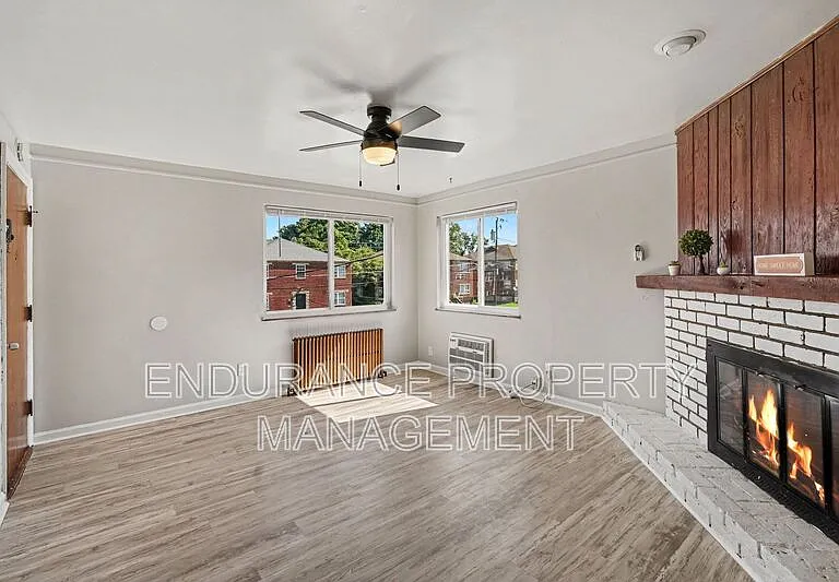 629 Maple Dr #4 — Photo 4