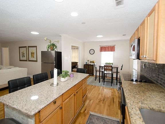 5th image of 6290 Macon Rd