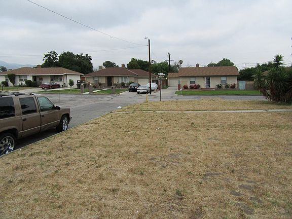 3rd image of 1265 W 29th St