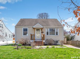 855 Riverside Dr, Fairfield, CT 06824