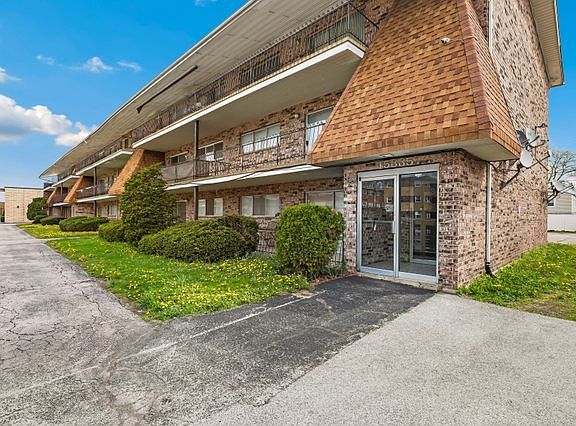 2nd image of 15335 Martin Luther King Jr Dr APT 21