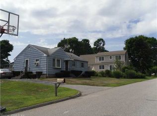 60 Terrace Ave, Niantic, CT 06357