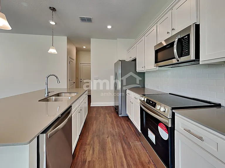 27207 Saint Andrews Ave — Photo 5