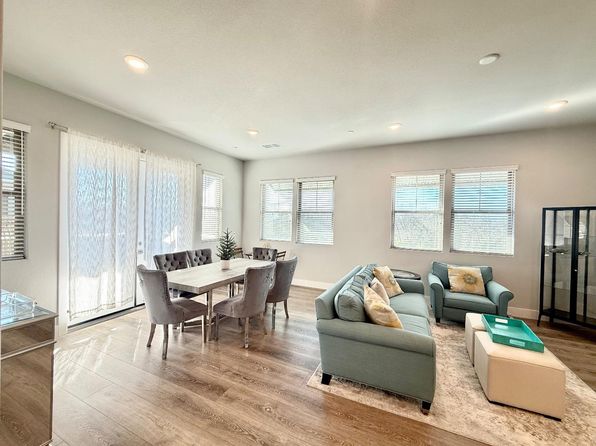 1661 Spring St #424, Davis, CA 95616