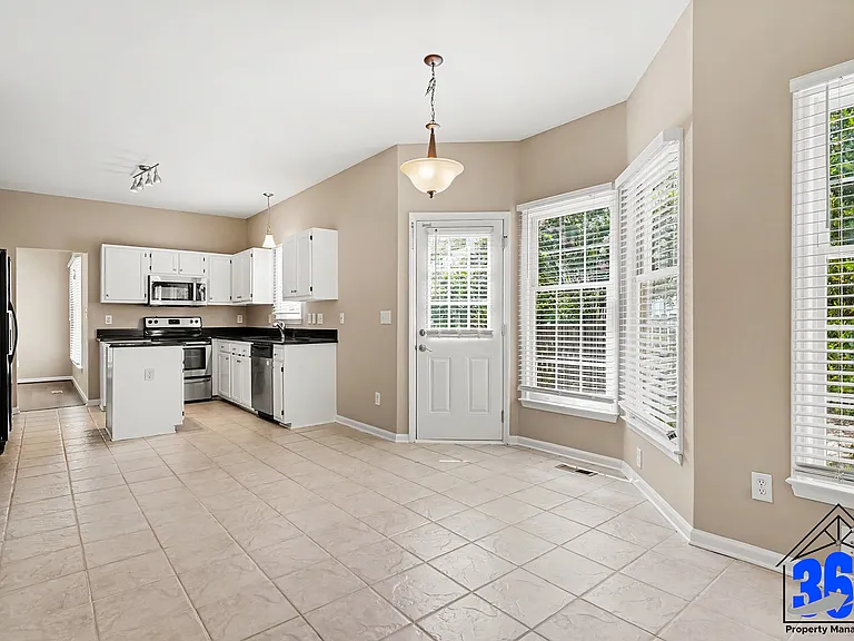5524 Edgebury Rd — Photo 13