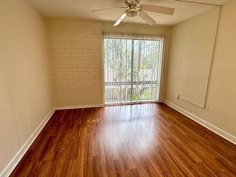 1700 SW 16th Ct #P23 — Photo 5