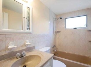 11 Hunt Pl #1, Bethpage, NY 11714