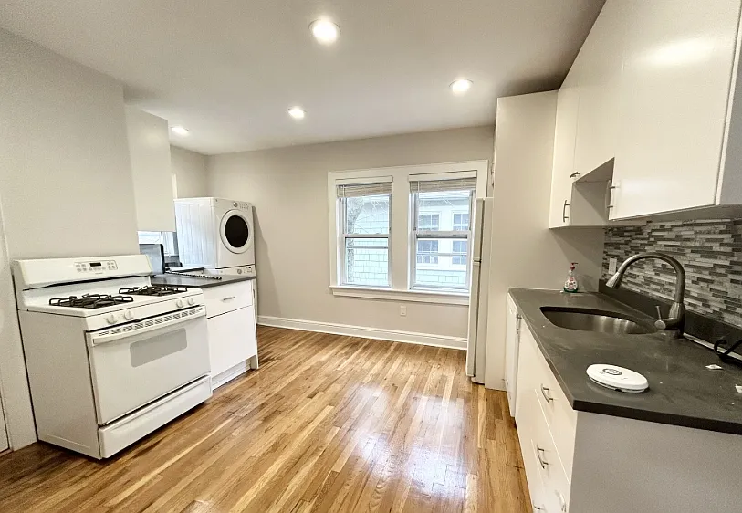 120-122 Hillside St #2