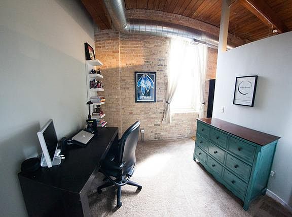 4th image of 1740 N Maplewood Ave APT 211