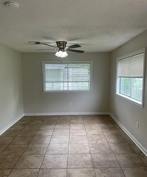 4550 Lancelot Dr — Photo 4
