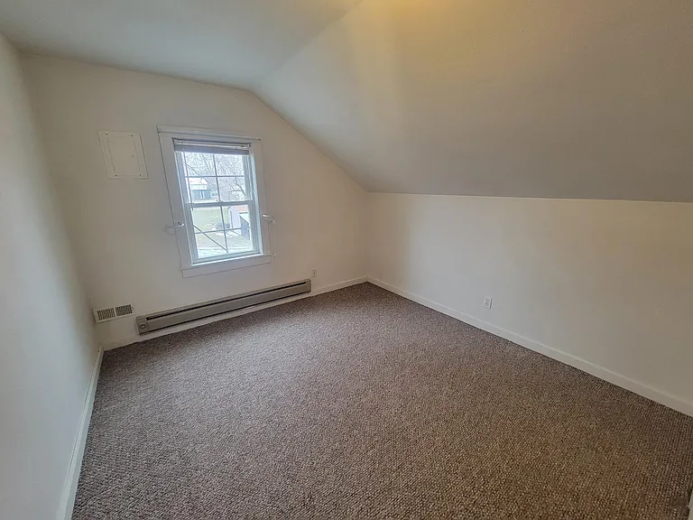 1071 Lincoln Ln — Photo 8
