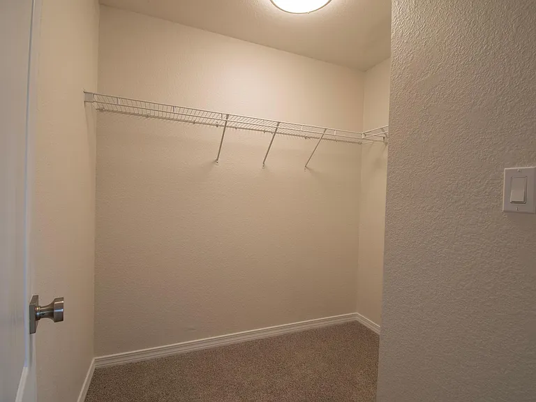 3rd bedroom walk-in closet