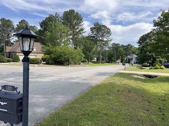 Exterior Neighborhood (street photo)