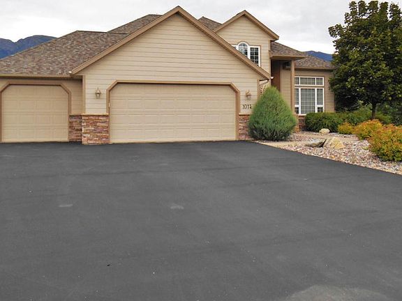 2nd image of 1074 Blue Grouse Dr
