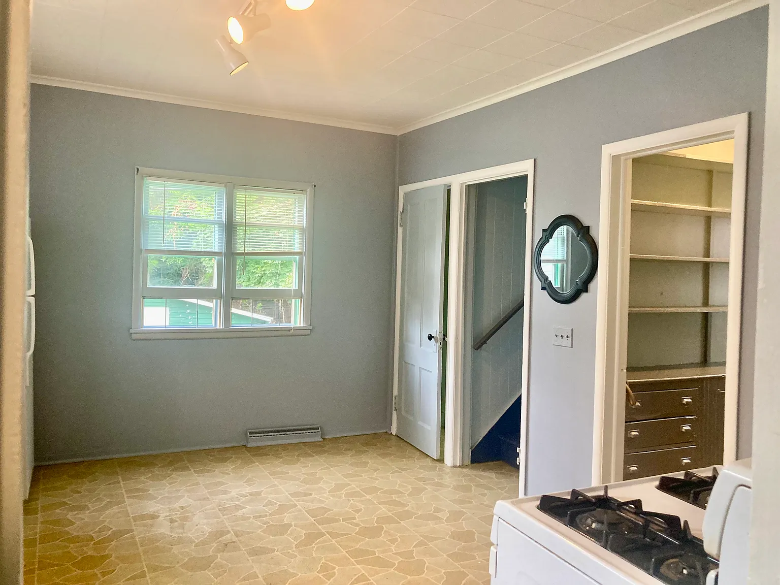 3 bed, 1665 sqft, $1,975 — Photo 3