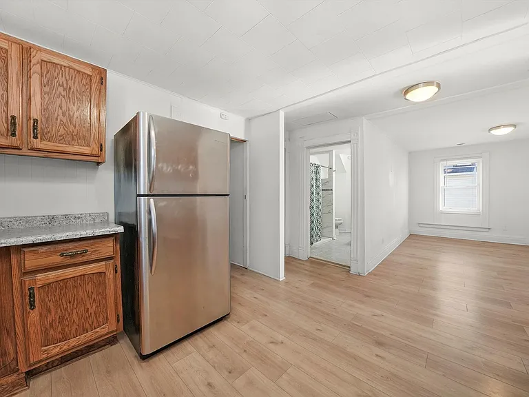 1097 E Merchant St #2 — Photo 7