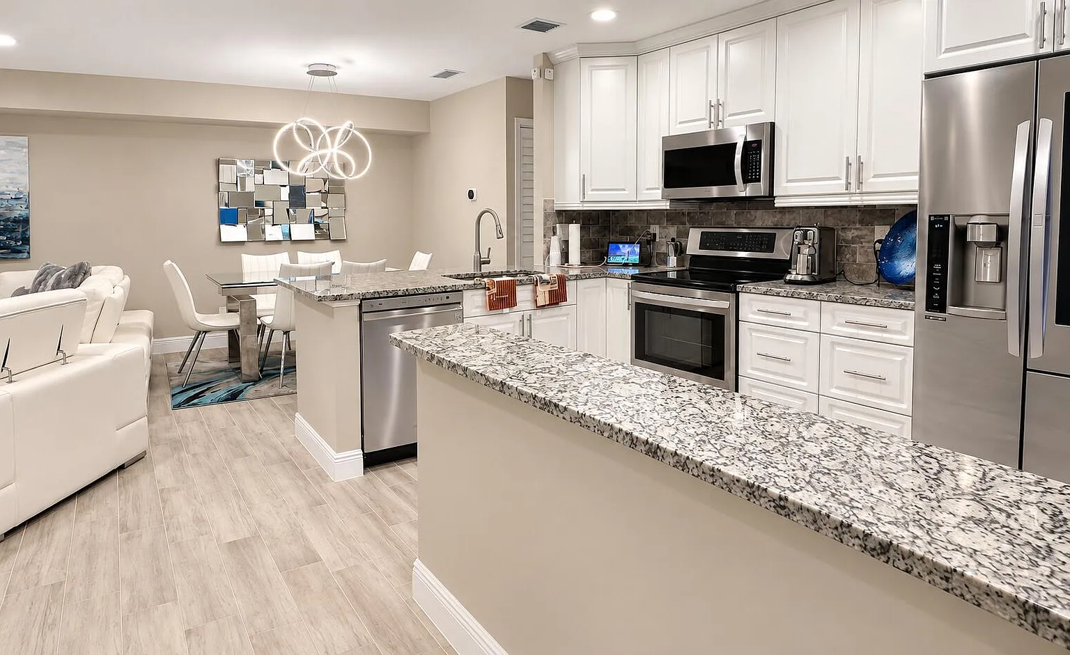 2 bed, 2.0 bath, 1040 sqft, $2,500 — Photo 4