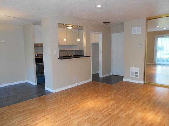 5th image of 845 N Humboldt St APT 205