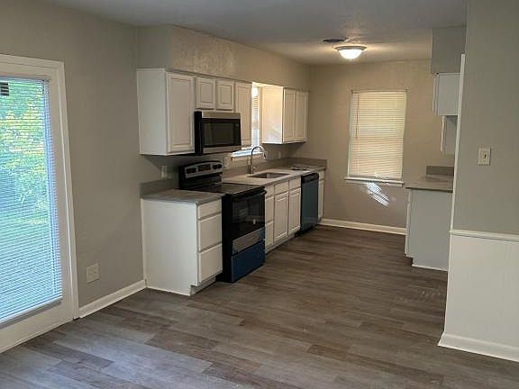 5th image of 1328 Juanita St